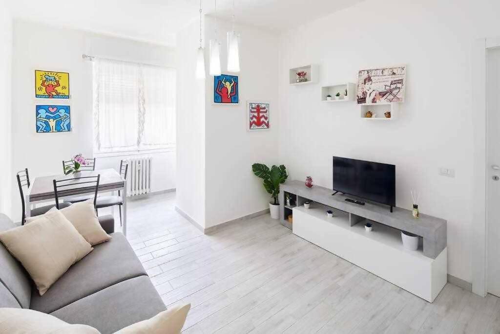 Sunny San Siro Stadio Apartment Мілан Екстер'єр фото